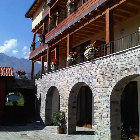 Germasino Sleeps 5 Pool Apartment
