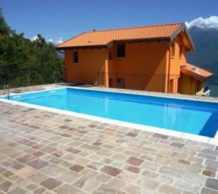 Germasino Sleeps 5 Pool Apartment