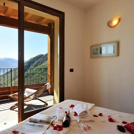 Germasino Sleeps 5 Pool Apartment Morbio